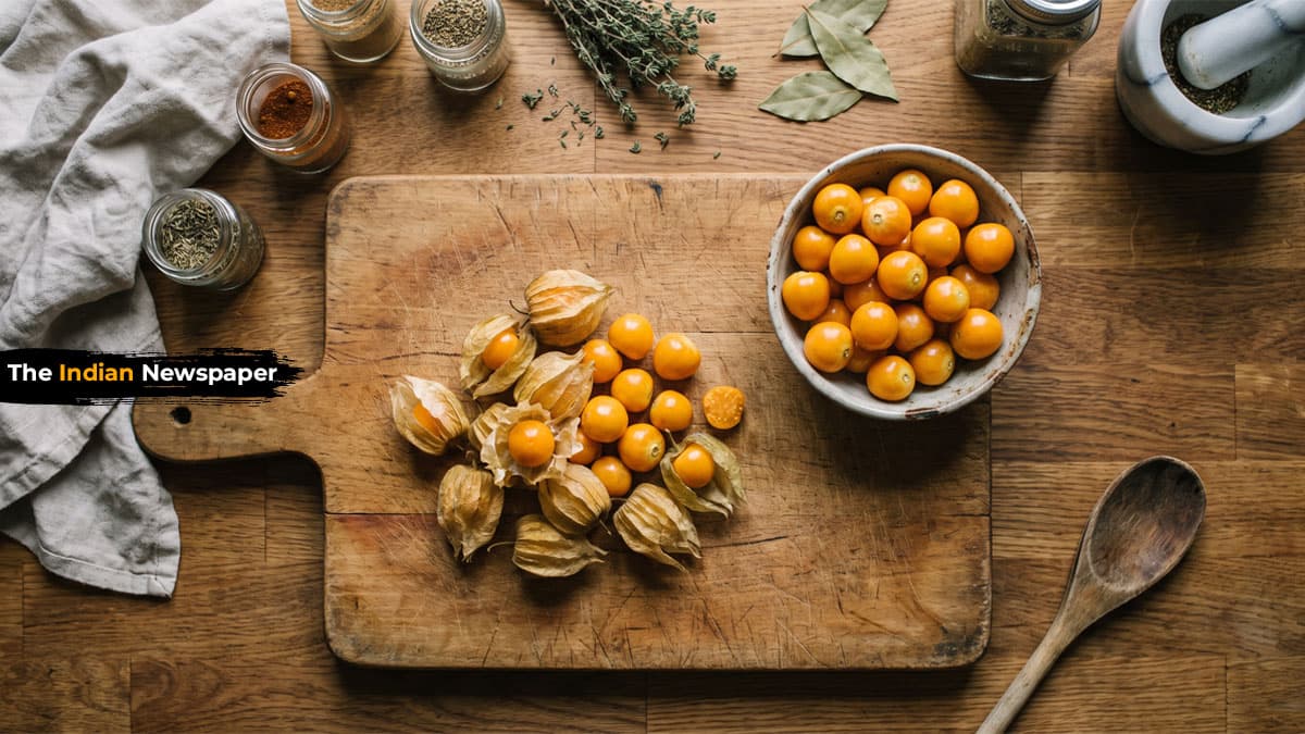 केप गूसबेरी (Cape Gooseberry): सुनहरे रंग की छोटी बेरी, जानिए इसके पोषण, फायदे और सावधानियां